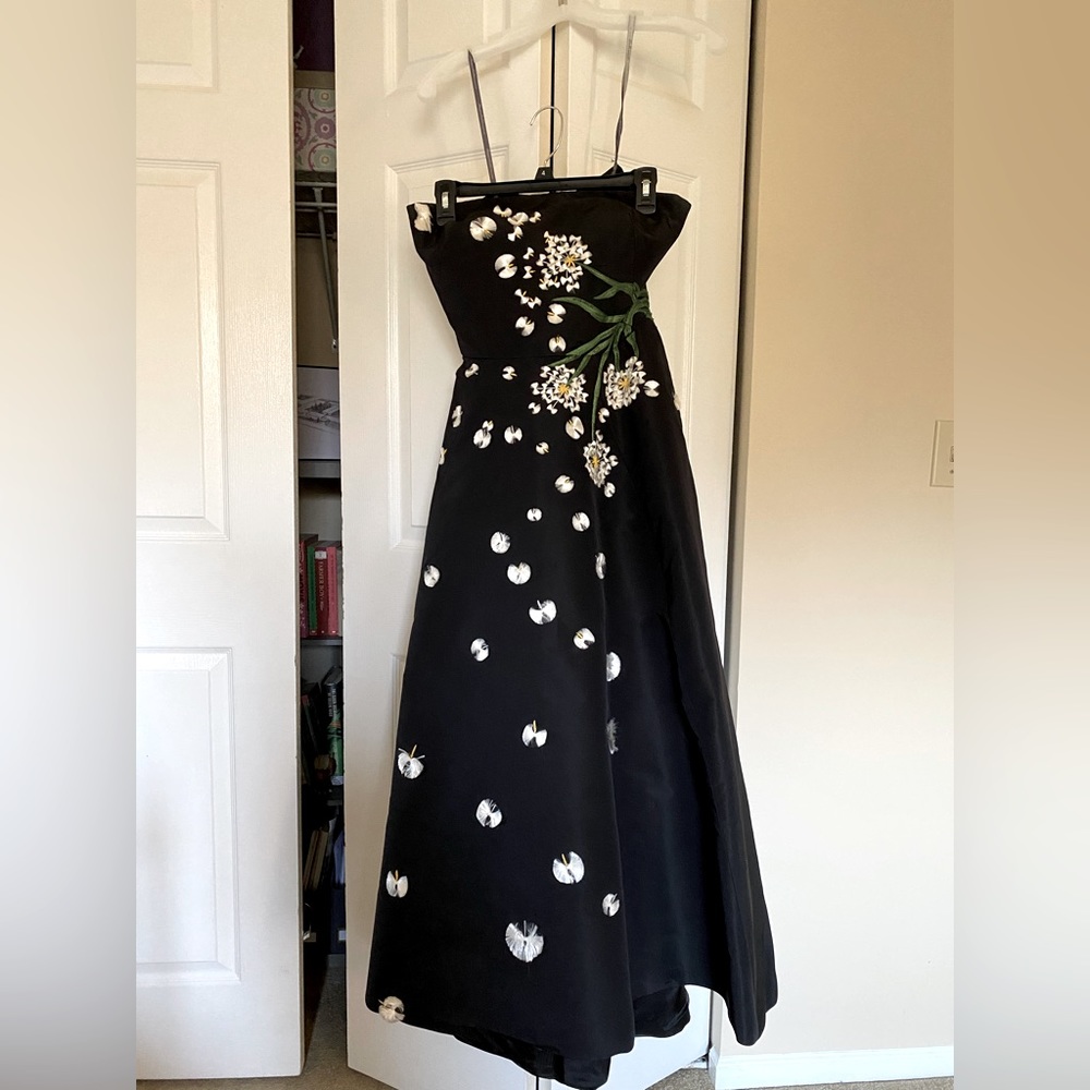 Monique Lhuillier Black Floral Embroidered Gown